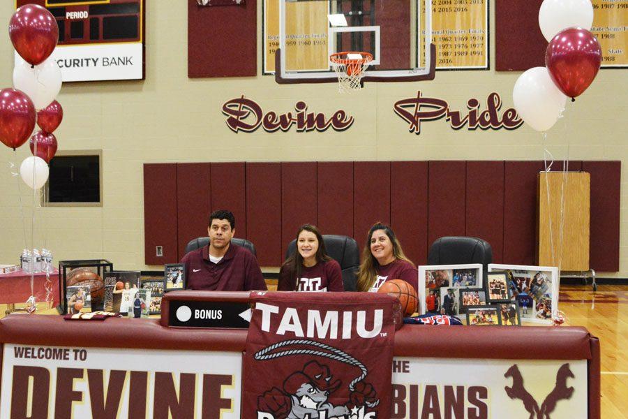 Oyola signs intent with A&M International