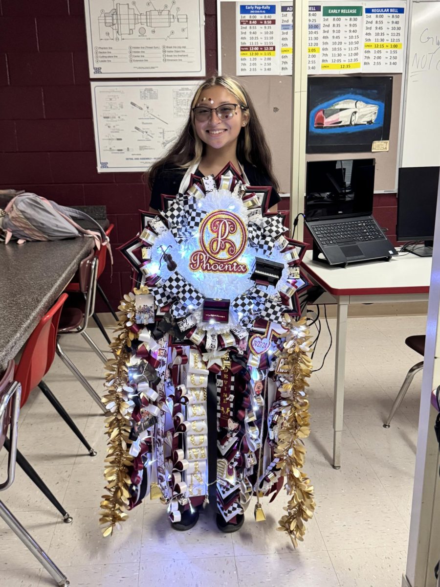 Texas Style and Texas Size mums take over the classrooms and hallways for DHS HOCO 2025 week.